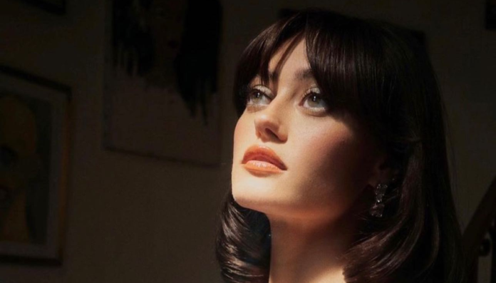 Besides-Thyroid-Eye-Disease-Ella-Purnell-Suffers-From-Anxiety-And-Stomach-Issues Besides Thyroid Eye Disease, Ella Purnell Suffers From Anxiety And Stomach Issues