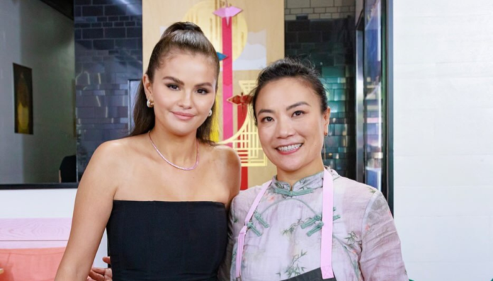 Shirley-Chung-With-Selena-Gomez-During-The-New-Episode-of-Selena-Restaurant Shirley Chung With Selena Gomez During The New Episode of Selena + Restaurant