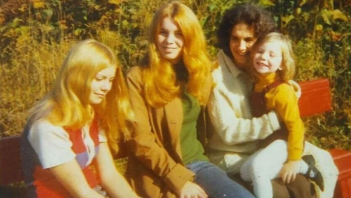 Andrea Munro With Her Family Andrea Munro With Her Family