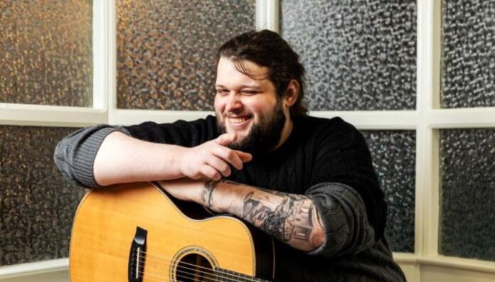 Garron-Noone-Is-Not-A-Millionaire Garron Noone Denies His Net Worth Of Millions Of Dollars