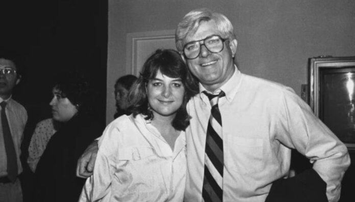 Mary-Rose-Donahue-Is-The-Only-Daughter-Of-Phil-Donahue Phil Donahue Poses With His Daugher, Mary Rose Donahue, in 1986