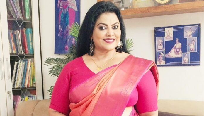 Minu Muneer A Multifaceted Talent in the Malayalam Film Industry Minu Muneer: A Multifaceted Talent in the Malayalam Film Industry