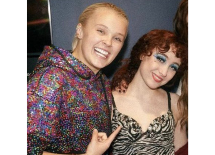 Debunking The Rumors About Jojo Siwa And Chappell Roan’s Relationship Jojo Siwa and Chappell Roan together in an event (Source: X)