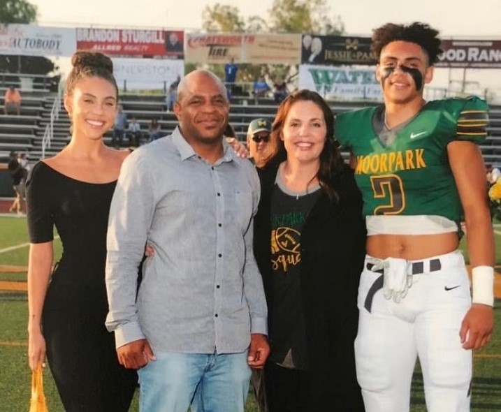 Drake London with his supportive family his sister Makayla and parents Dwan and Cindi celebrating a proud moment during his high school football days 1